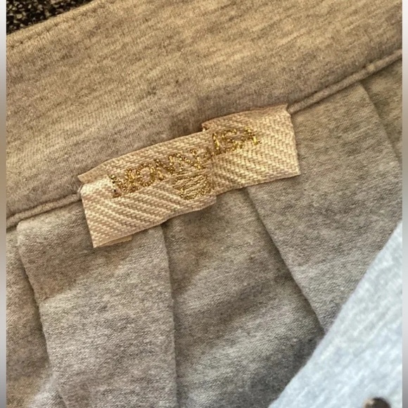 Monnalisa crystal decorate girl dress size 10-12​​
Elegant Gray Short Sleeve​ - Picture 4 of 4